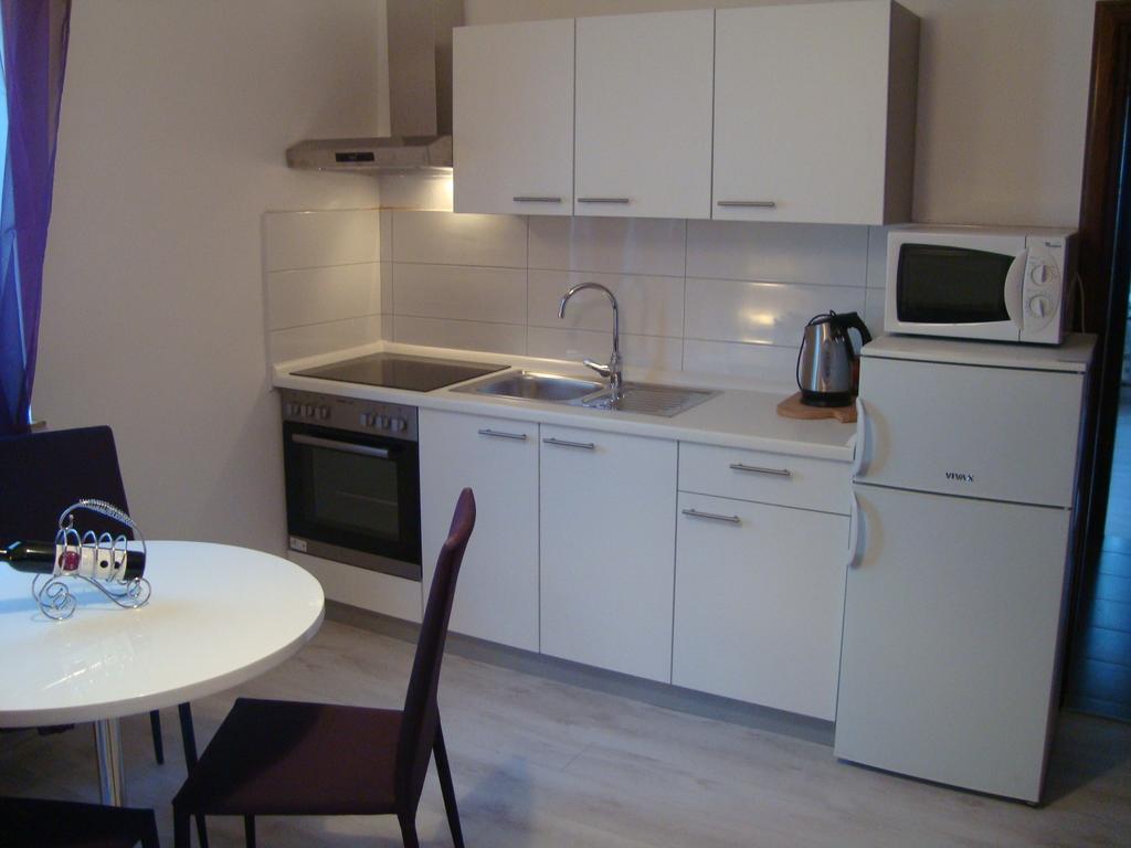 Apartments Peloza Пореч Екстериор снимка