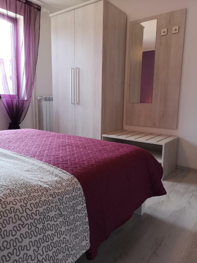 Apartments Peloza Пореч Екстериор снимка